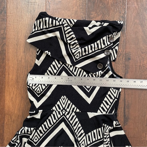 PAPAYA sleeveless, cowl neck dress, size L - Picture 7 of 12